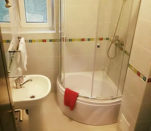 Pensiunea Smarald エフォリエ・ノルド