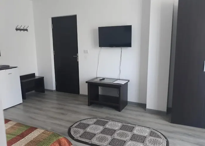 Pensiunea Smarald ゲストハウス 3*