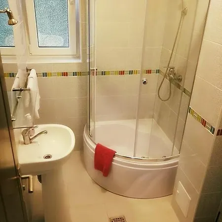 Pensiunea Smarald 데포리노드